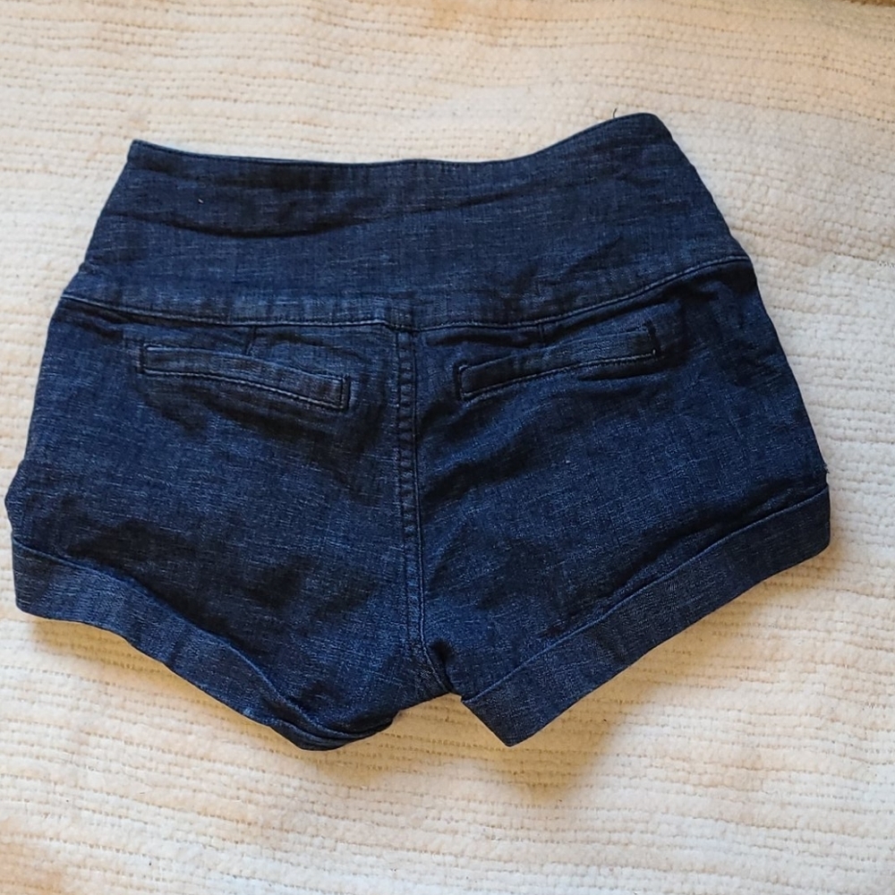 B1: Refuge-womens size 4 blue jean shorts - Picture 3 of 3